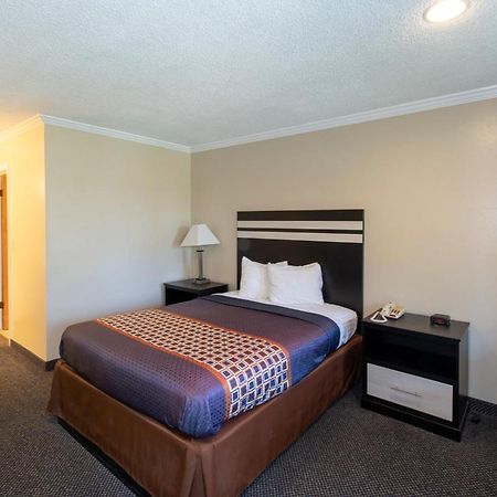 Surf Motel And Gardens Fort Bragg Bagian luar foto