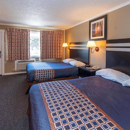Surf Motel And Gardens Fort Bragg Bagian luar foto