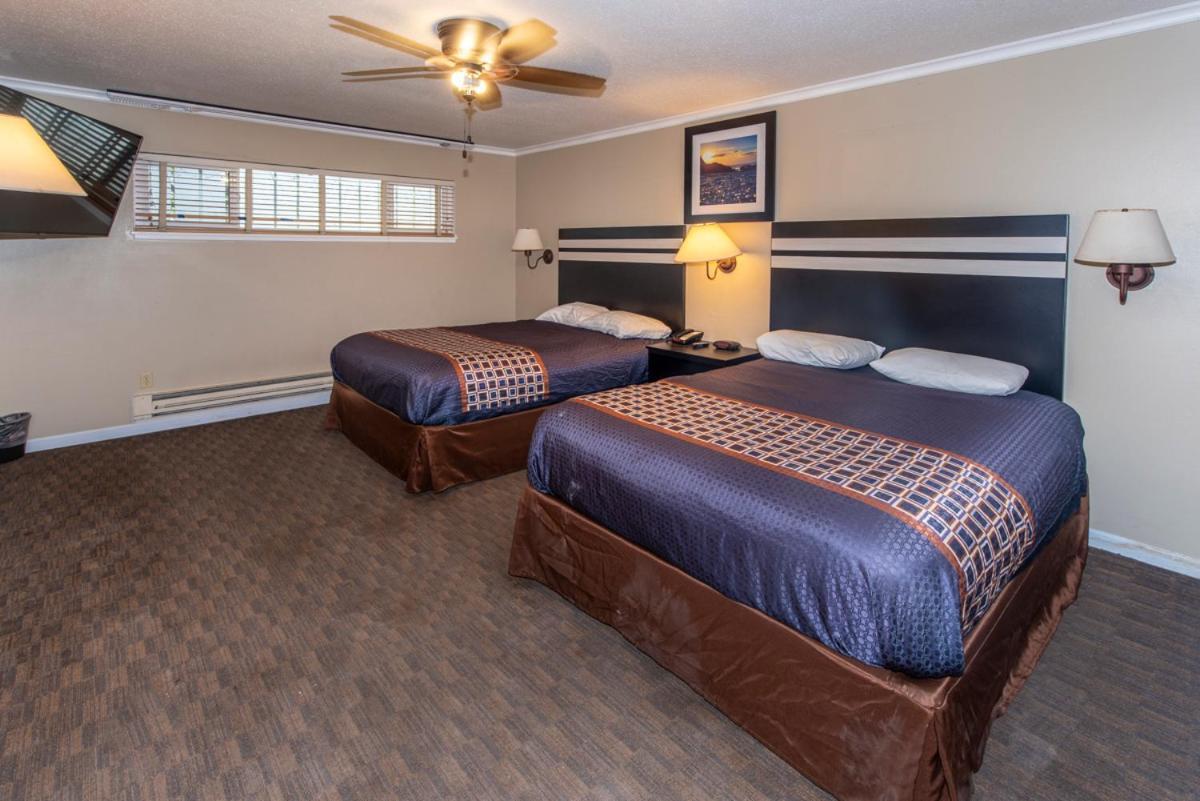 Surf Motel And Gardens Fort Bragg Bagian luar foto