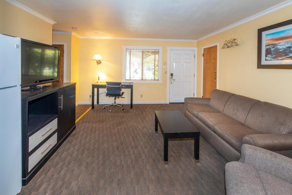 Surf Motel And Gardens Fort Bragg Bagian luar foto