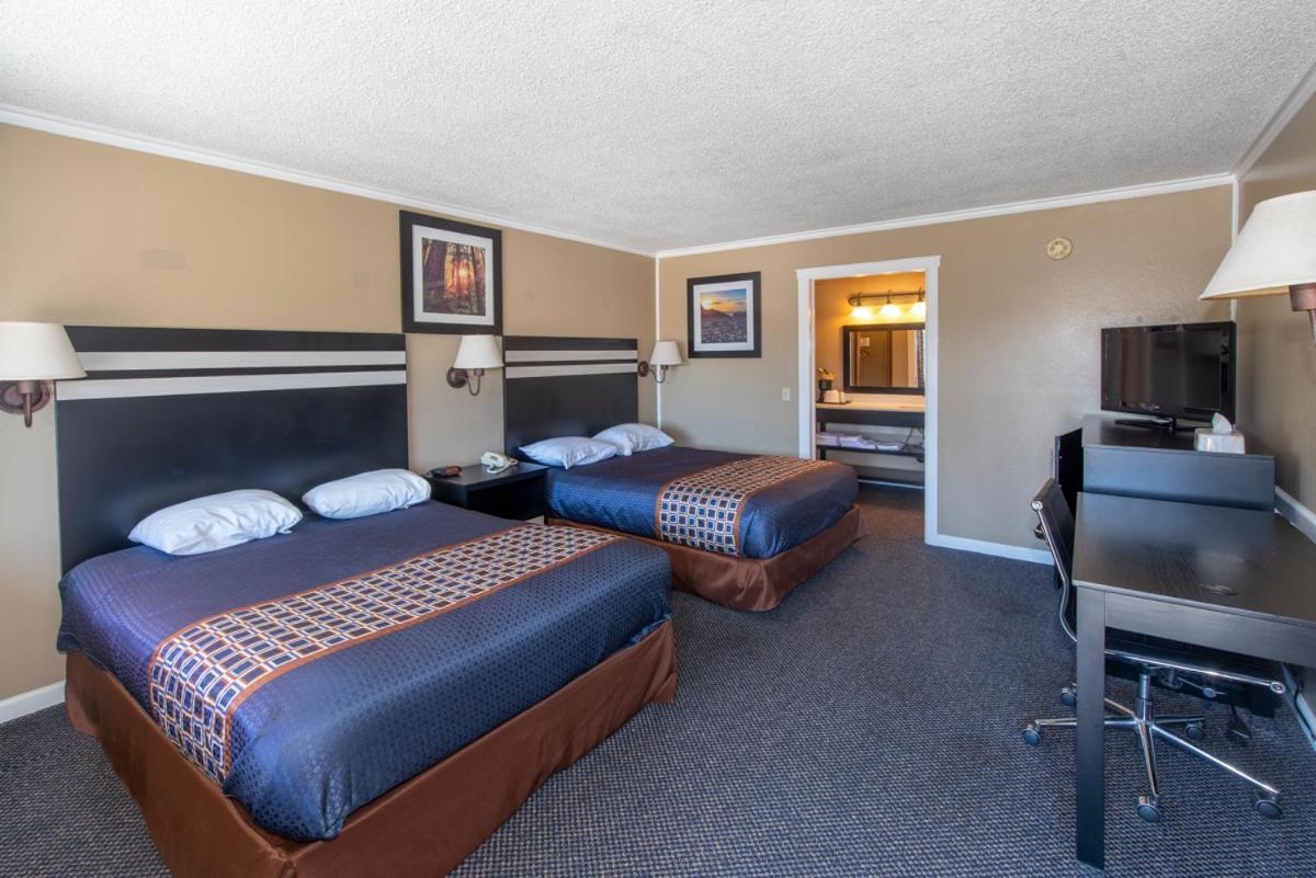 Surf Motel And Gardens Fort Bragg Bagian luar foto