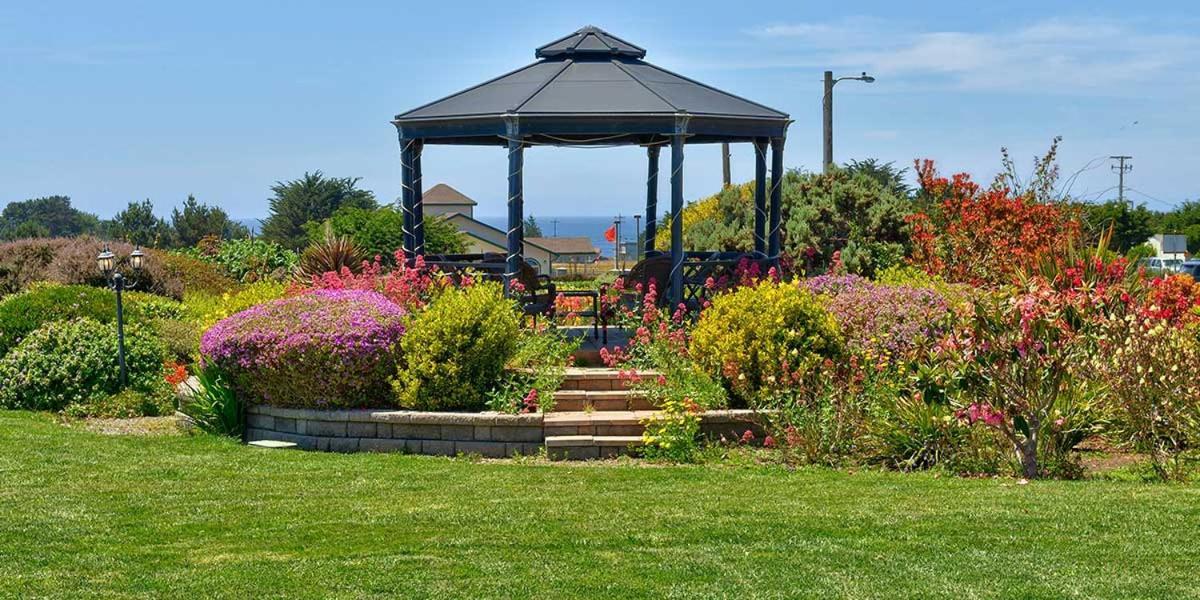Surf Motel And Gardens Fort Bragg Bagian luar foto