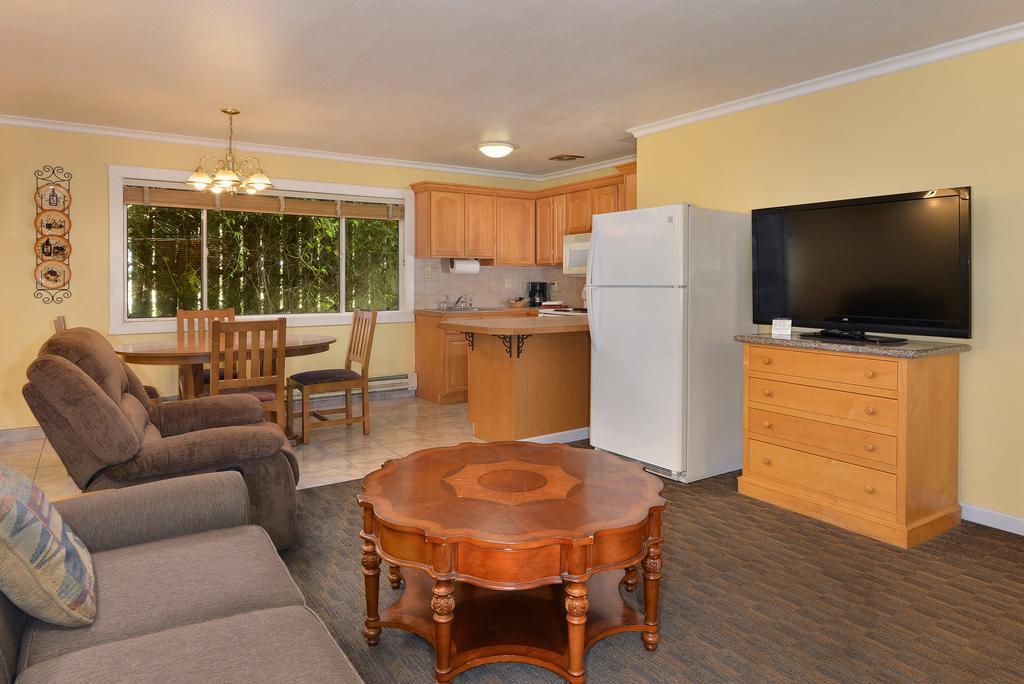 Surf Motel And Gardens Fort Bragg Bagian luar foto
